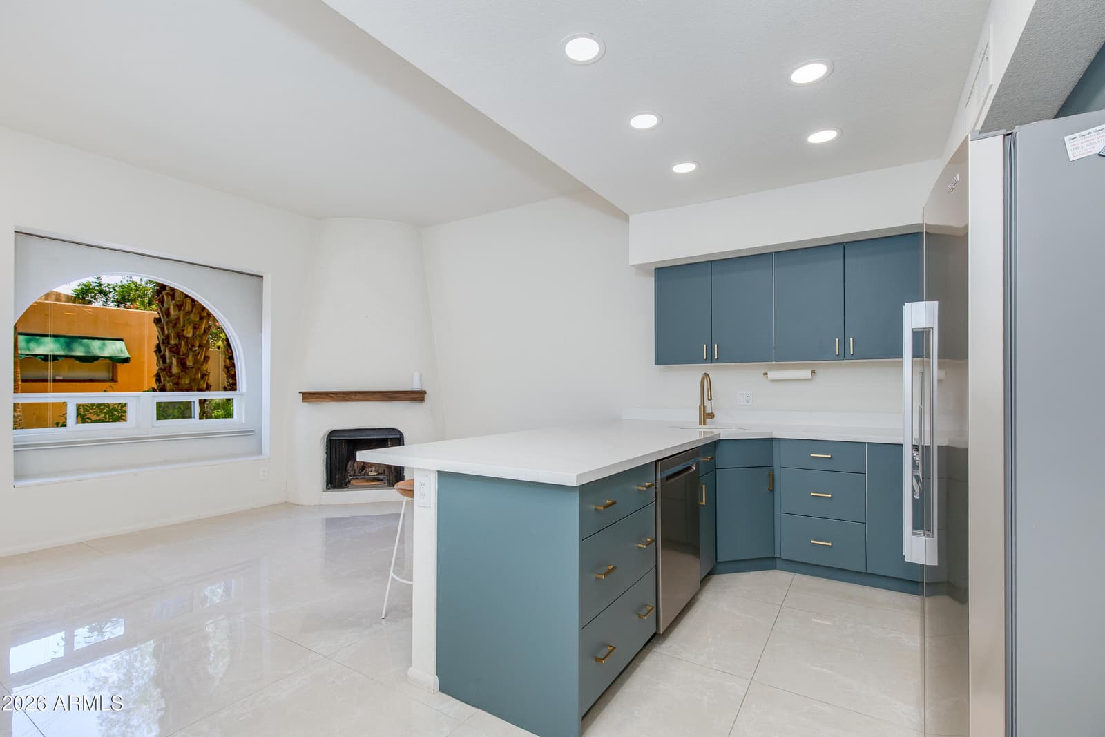 4540 N 44TH Street 27, Phoenix, AZ 85018 — photo 5 of 34
