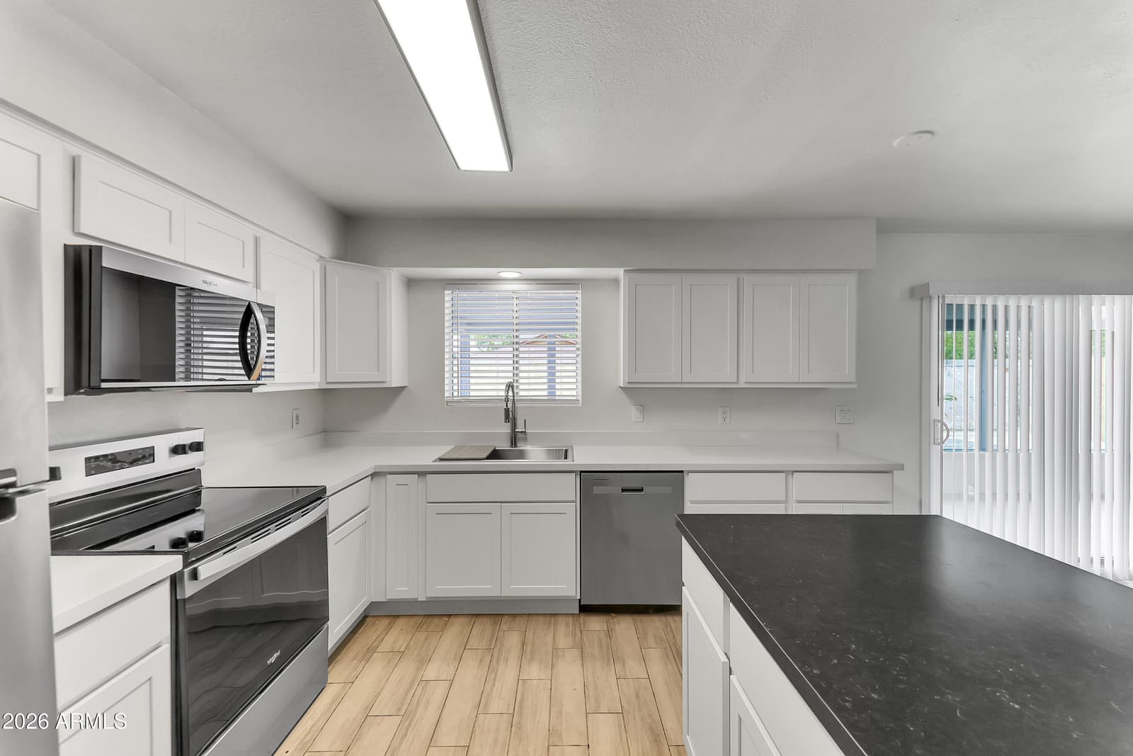 4754 N 39TH Avenue, Phoenix, AZ 85019 — photo 10 of 26