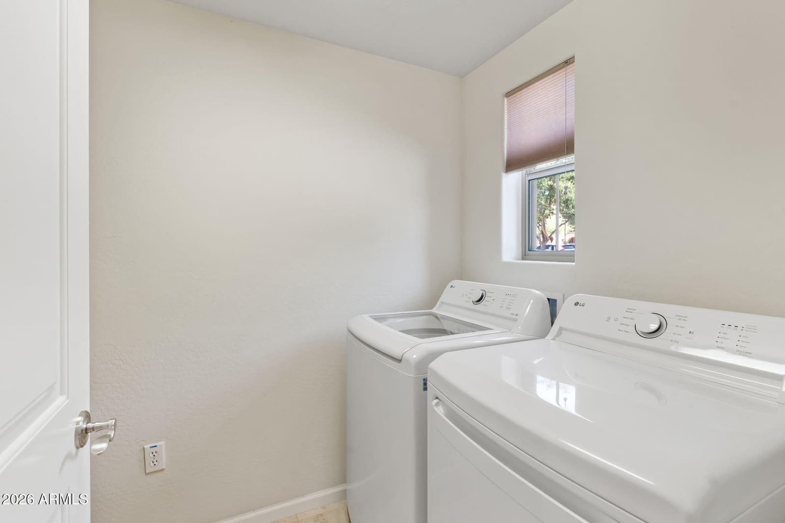 3935 E ROUGH RIDER Road 1169, Phoenix, AZ 85050 — photo 32 of 43