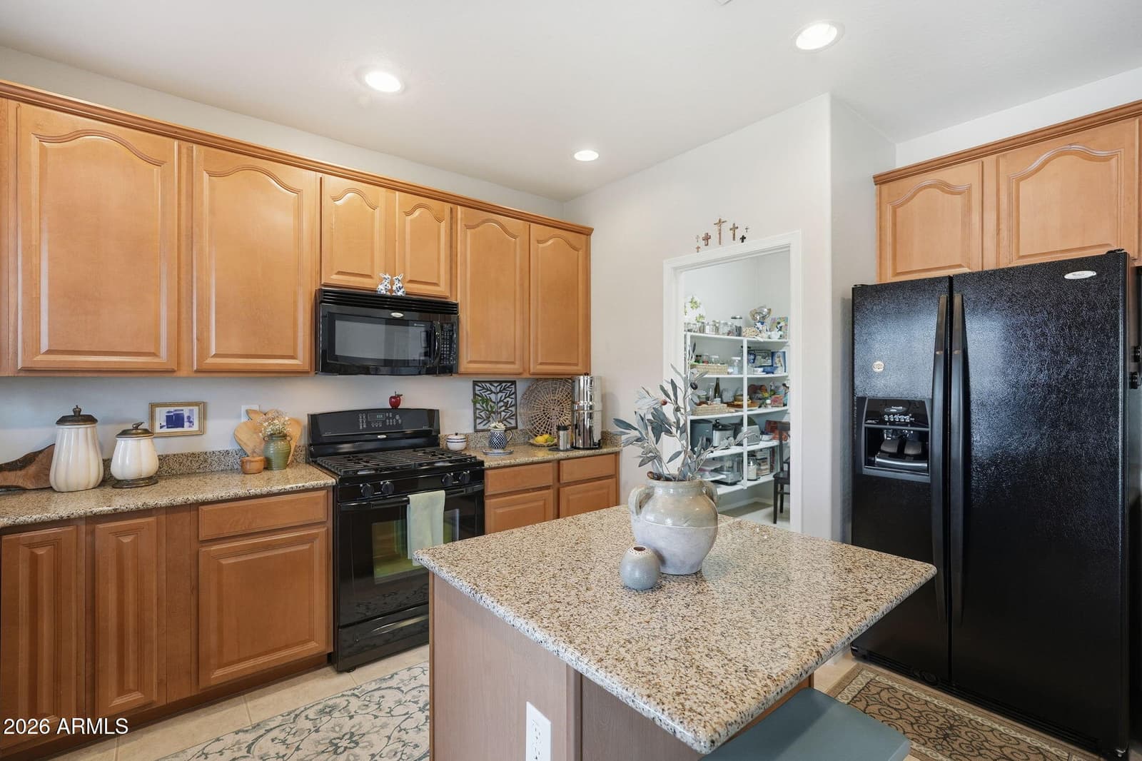 956 E CANYON ROCK Road, San Tan Valley, AZ 85143 — photo 13 of 54