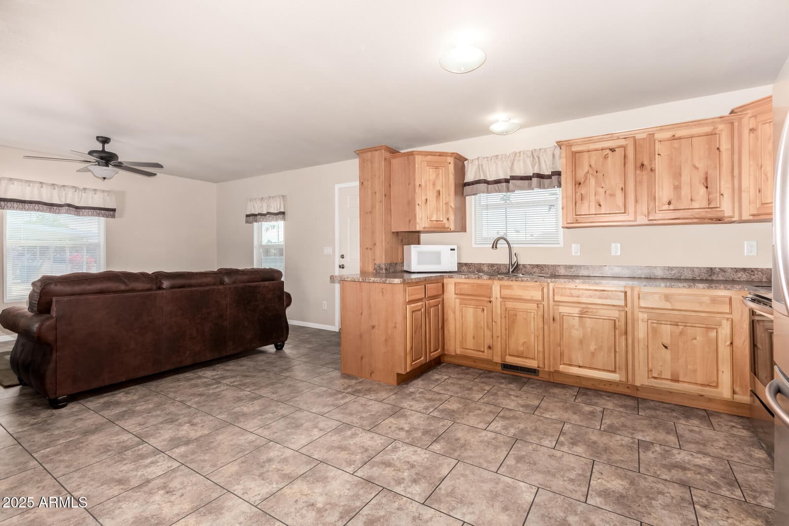 2650 W UNION HILLS Drive 231, Phoenix, AZ 85027 — photo 2 of 42
