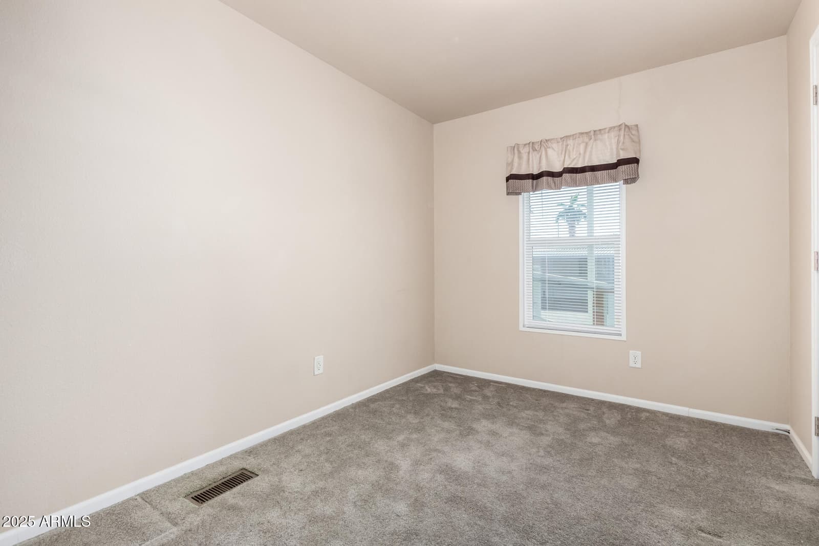 2650 W UNION HILLS Drive 231, Phoenix, AZ 85027 — photo 17 of 42