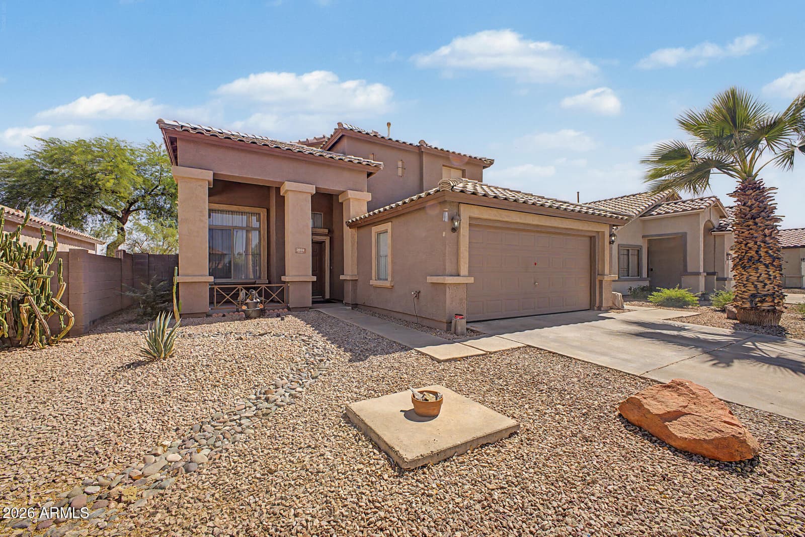 2859 E CATHY Drive, Gilbert, AZ 85296 — photo 2 of 36