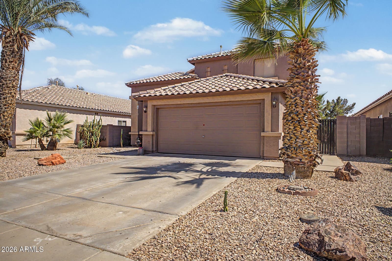 2859 E CATHY Drive, Gilbert, AZ 85296 — photo 3 of 36