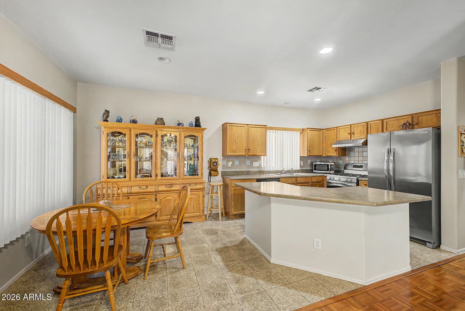 2859 E CATHY Drive, Gilbert, AZ 85296 — photo 13 of 36