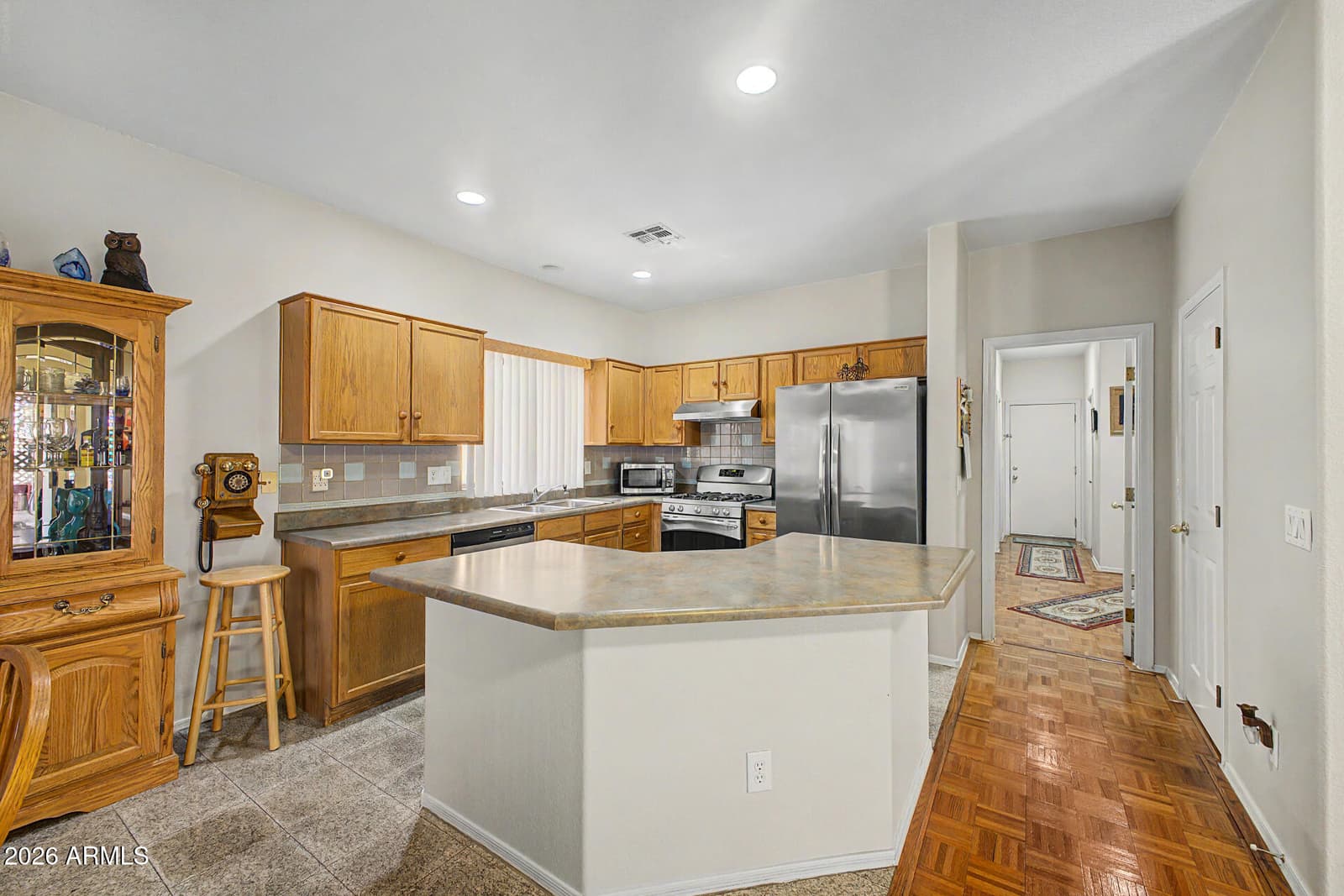 2859 E CATHY Drive, Gilbert, AZ 85296 — photo 15 of 36