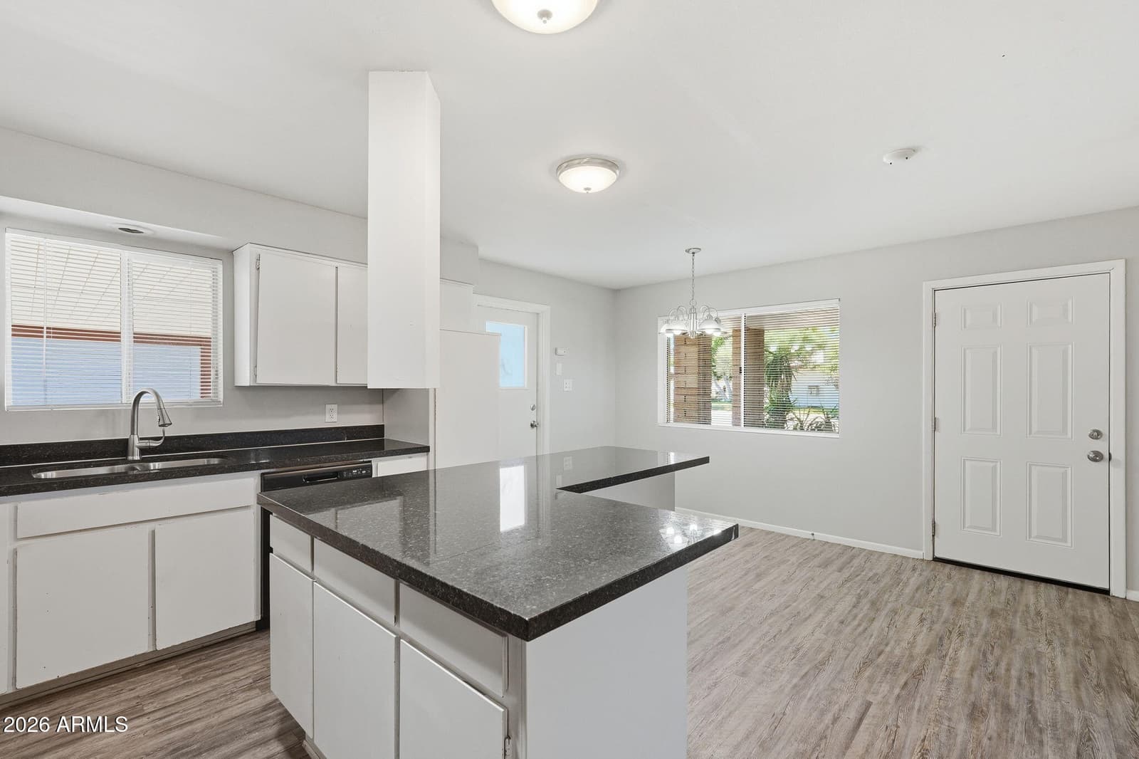 11434 N 24th Drive, Phoenix, AZ 85029 — photo 15 of 39