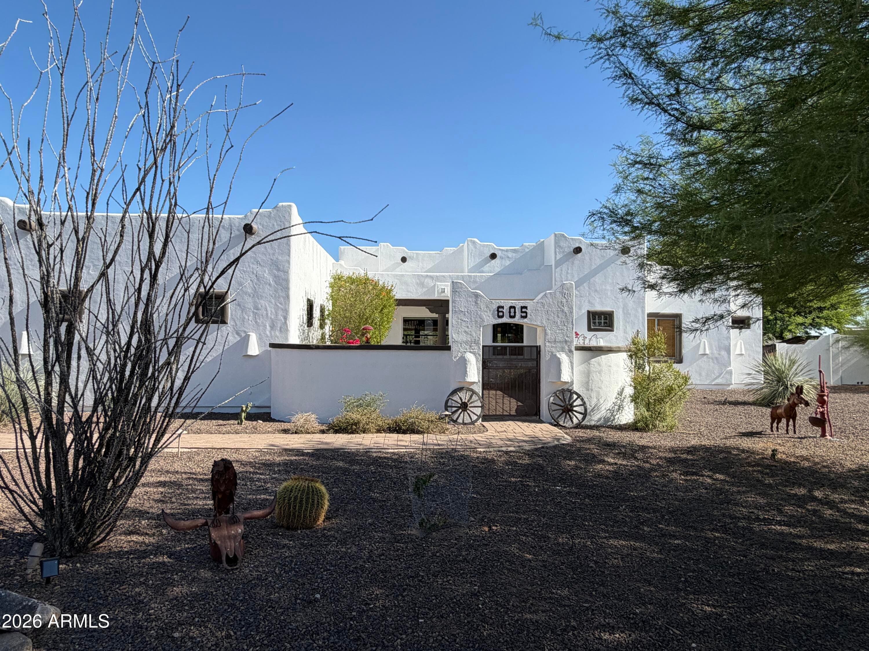 605 W Ridgecrest Road, Phoenix, AZ 85086 — photo 1 of 40