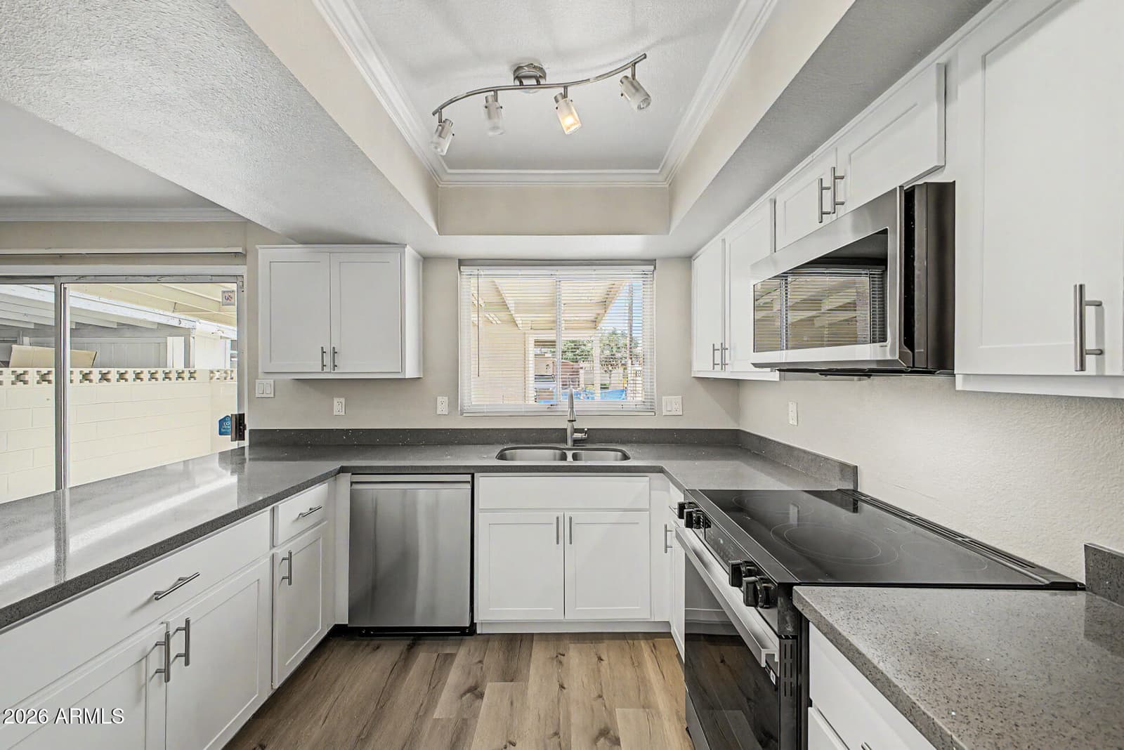 6536 N 43RD Avenue, Glendale, AZ 85301 — photo 1 of 34