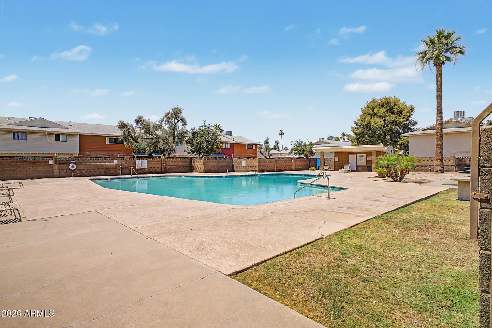 6536 N 43RD Avenue, Glendale, AZ 85301 — photo 4 of 34