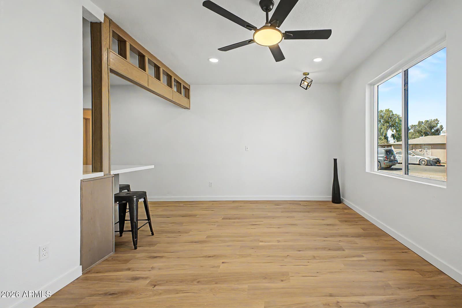 4123 N 30TH Drive, Phoenix, AZ 85017 — photo 7 of 38