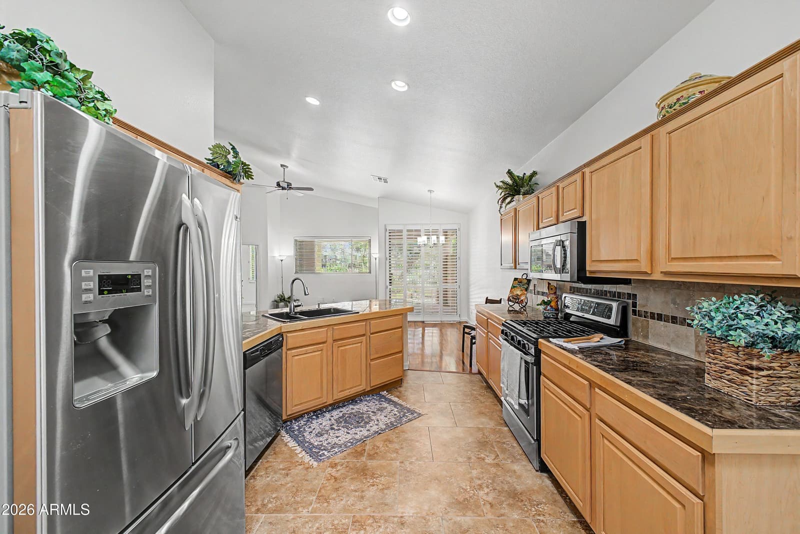 7024 S 32ND Place, Phoenix, AZ 85042 — photo 4 of 32