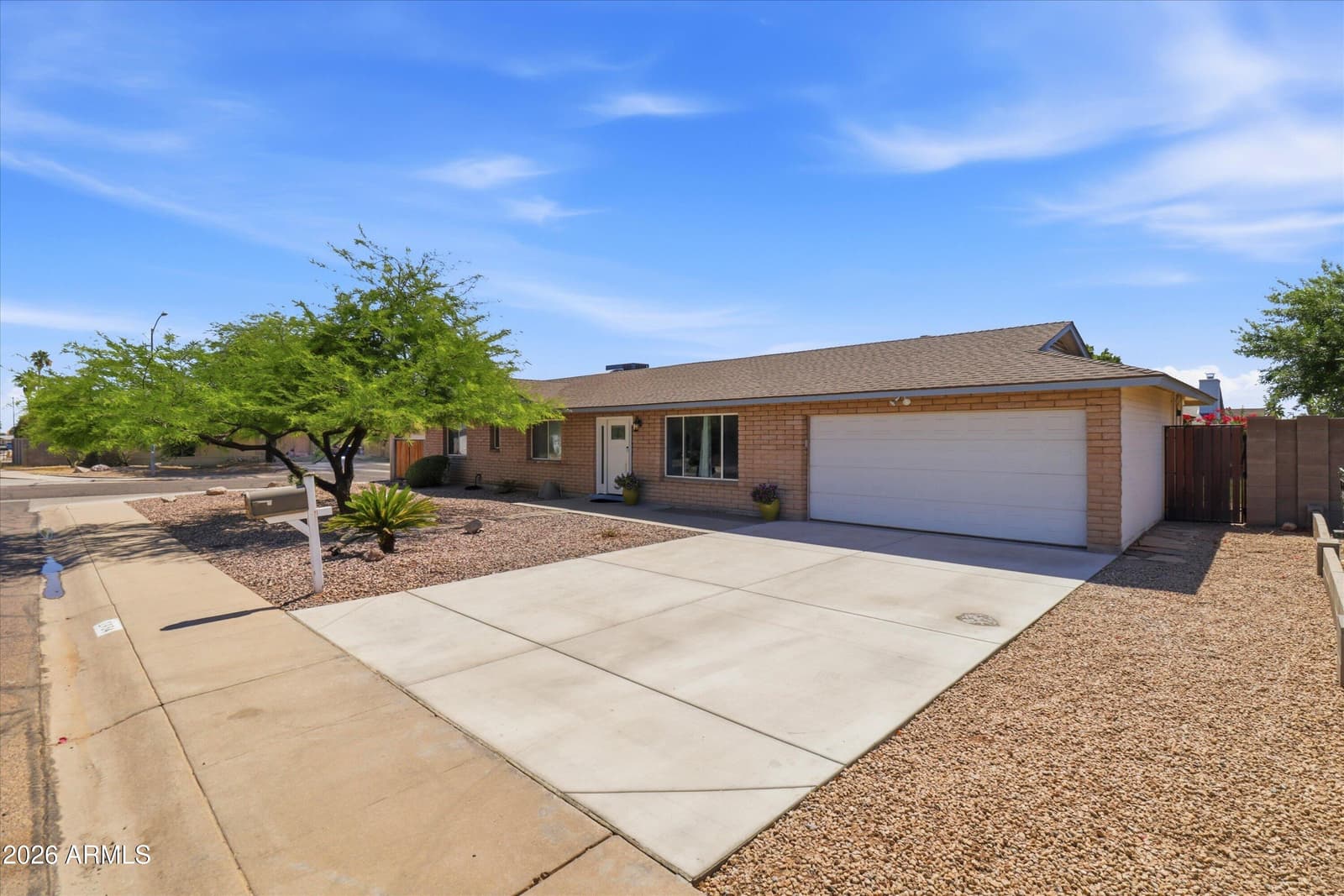 1934 W KRISTAL Way, Phoenix, AZ 85027 — photo 5 of 34