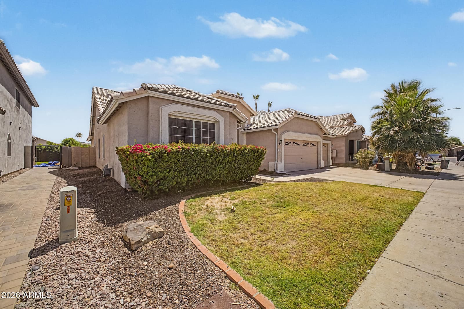725 W BEVERLY Lane, Phoenix, AZ 85023 — photo 2 of 43