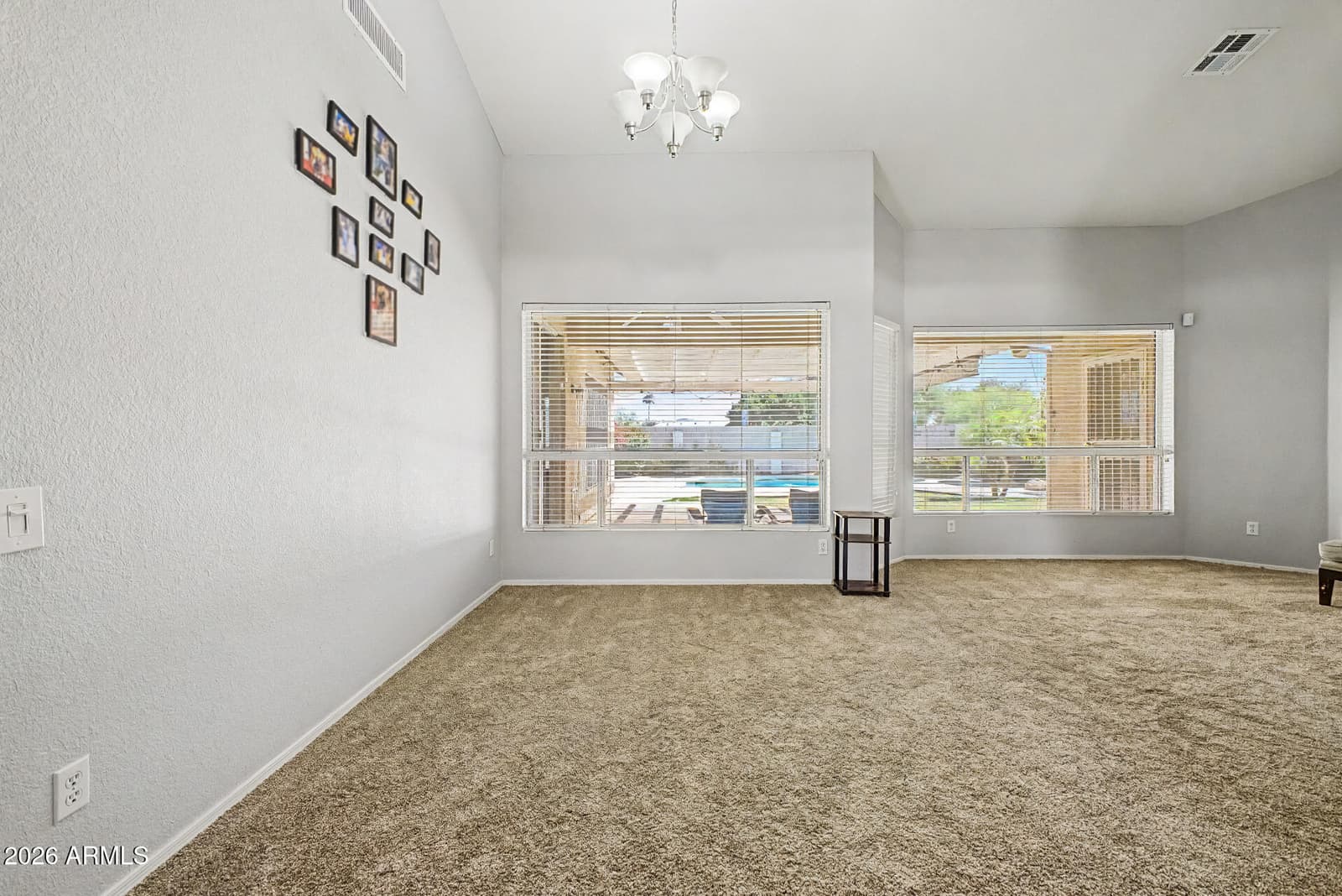725 W BEVERLY Lane, Phoenix, AZ 85023 — photo 6 of 43