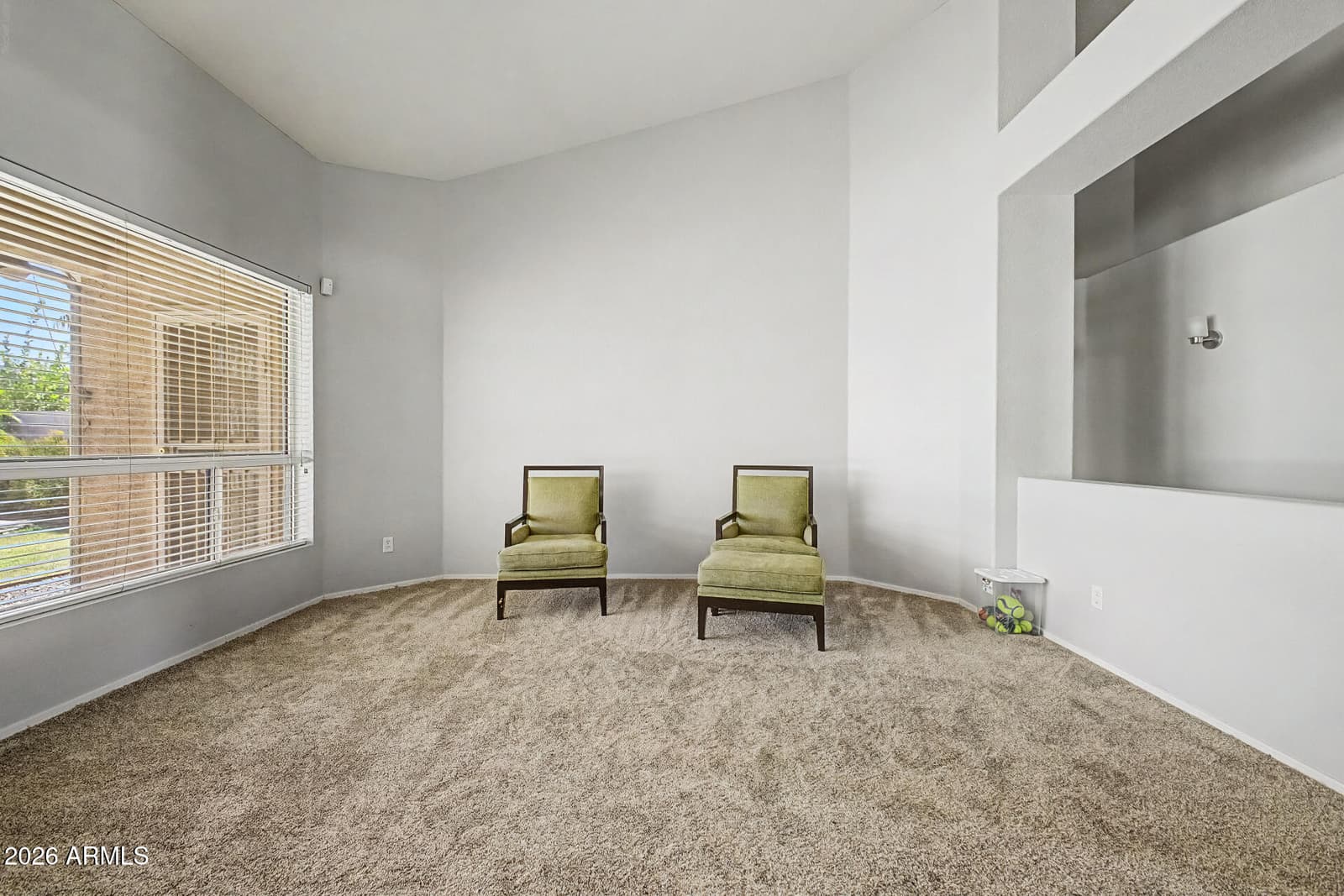 725 W BEVERLY Lane, Phoenix, AZ 85023 — photo 8 of 43