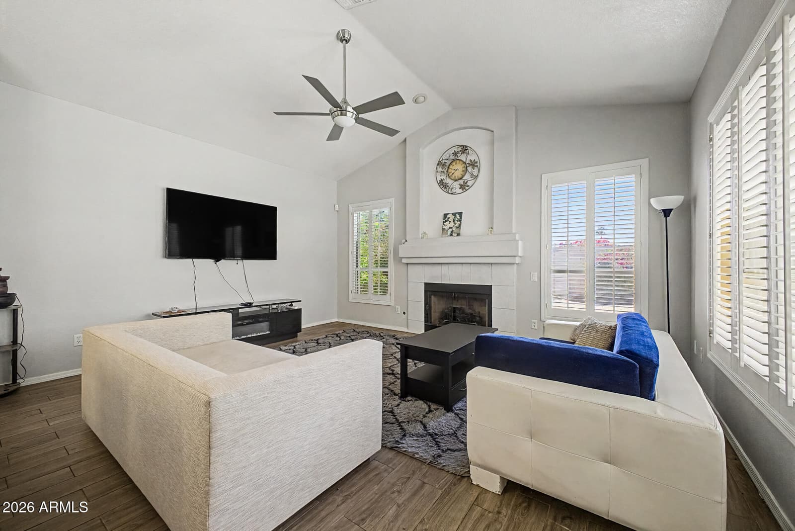 725 W BEVERLY Lane, Phoenix, AZ 85023 — photo 11 of 43