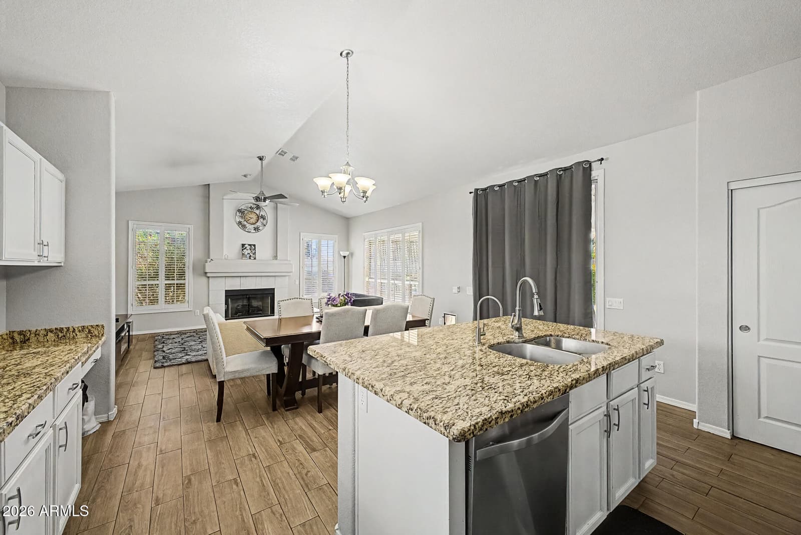 725 W BEVERLY Lane, Phoenix, AZ 85023 — photo 19 of 43