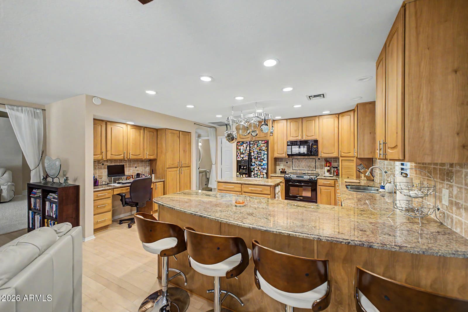 9146 W ORAIBI Drive, Peoria, AZ 85382 — photo 4 of 36