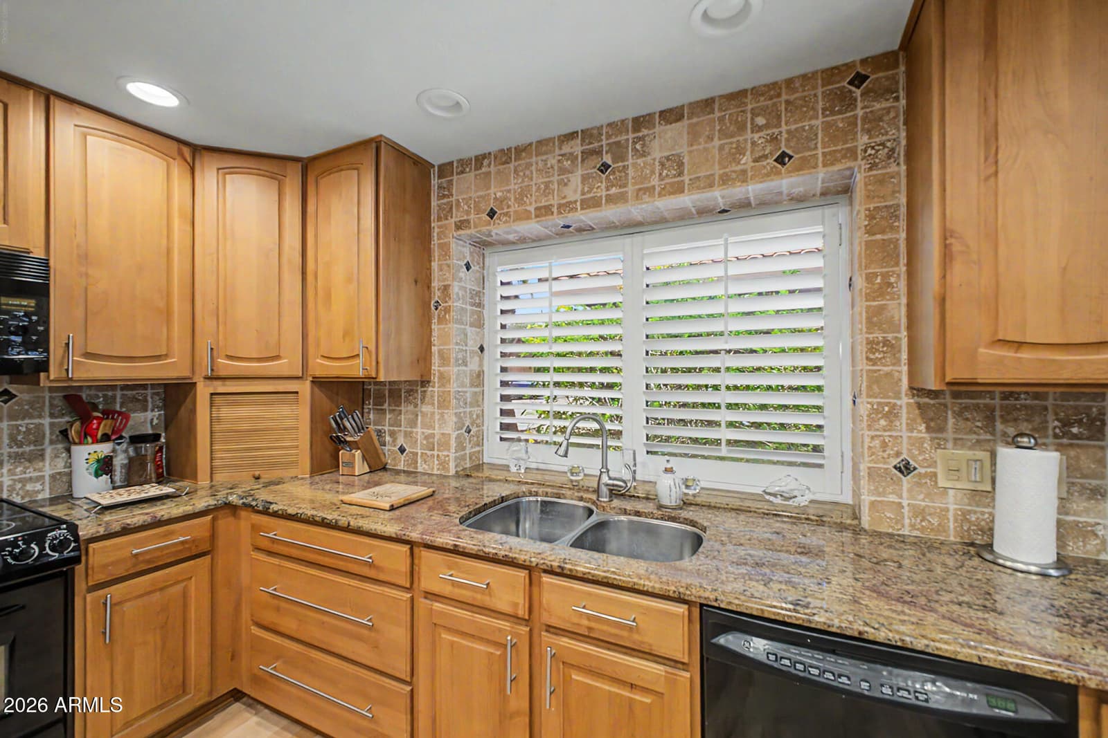 9146 W ORAIBI Drive, Peoria, AZ 85382 — photo 16 of 36