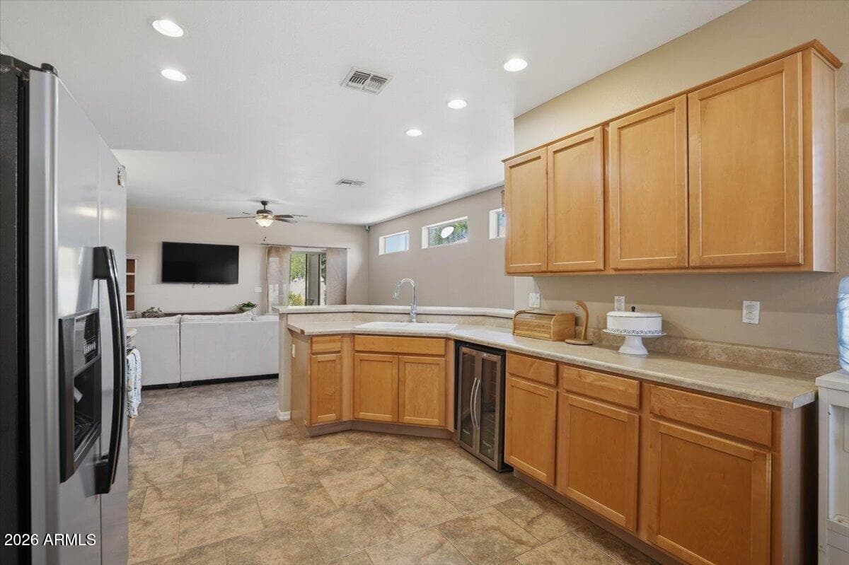 1231 N LANTANA Place, Casa Grande, AZ 85122 — photo 10 of 53