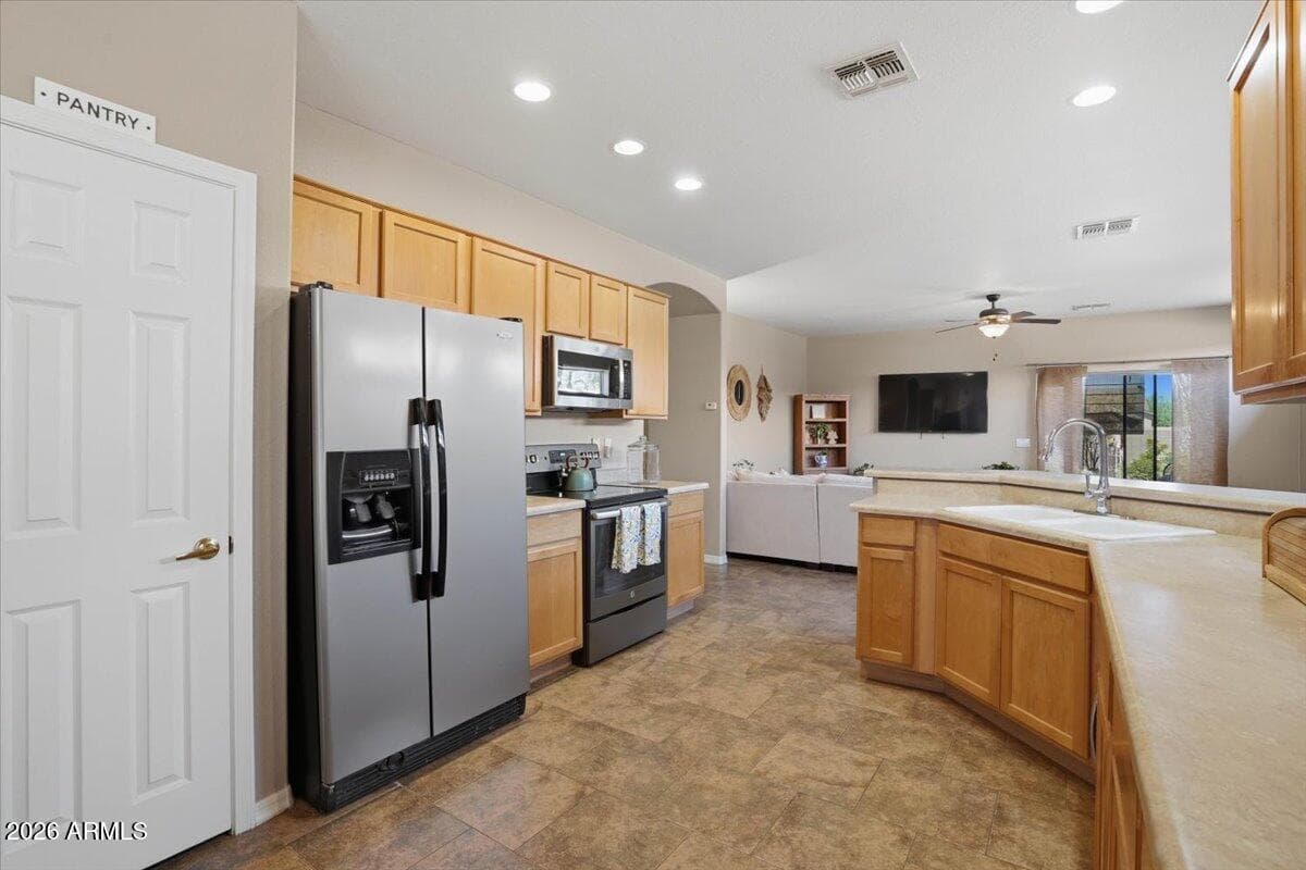 1231 N LANTANA Place, Casa Grande, AZ 85122 — photo 11 of 53