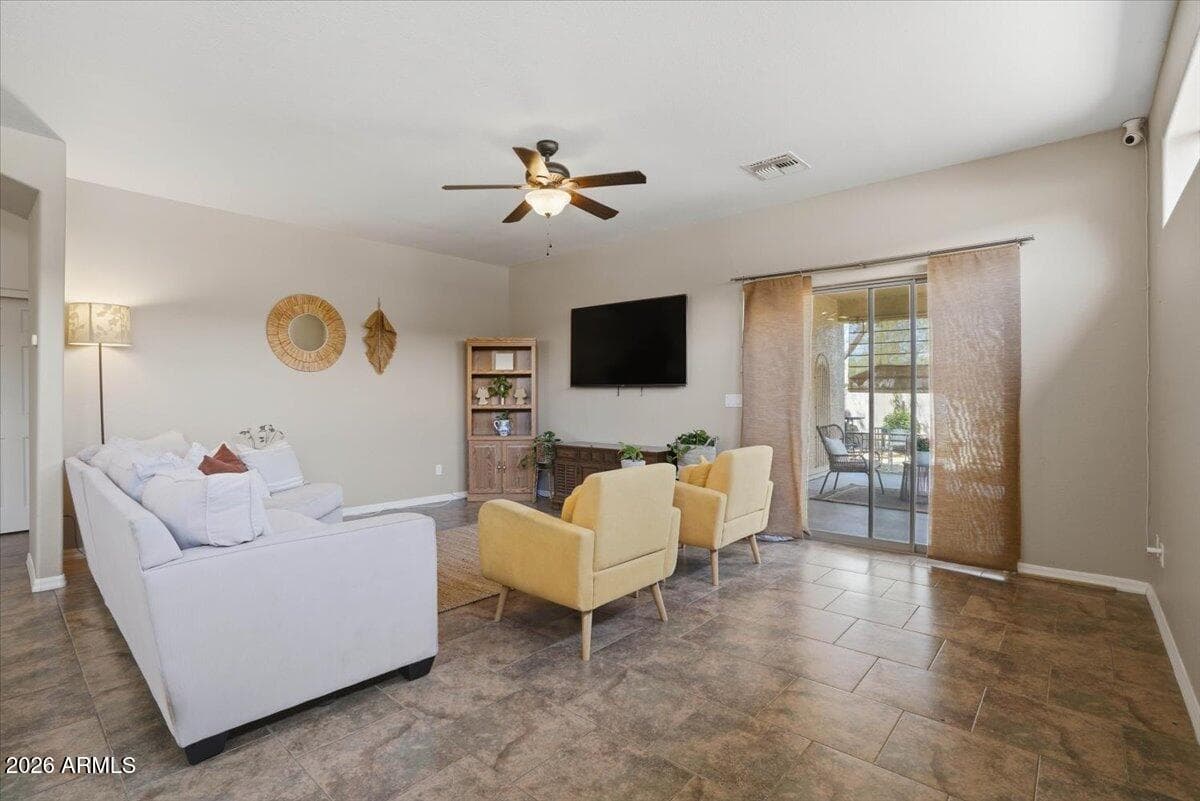 1231 N LANTANA Place, Casa Grande, AZ 85122 — photo 14 of 53
