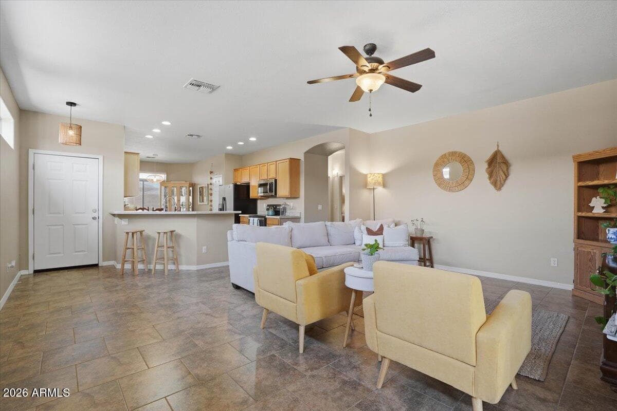 1231 N LANTANA Place, Casa Grande, AZ 85122 — photo 15 of 53