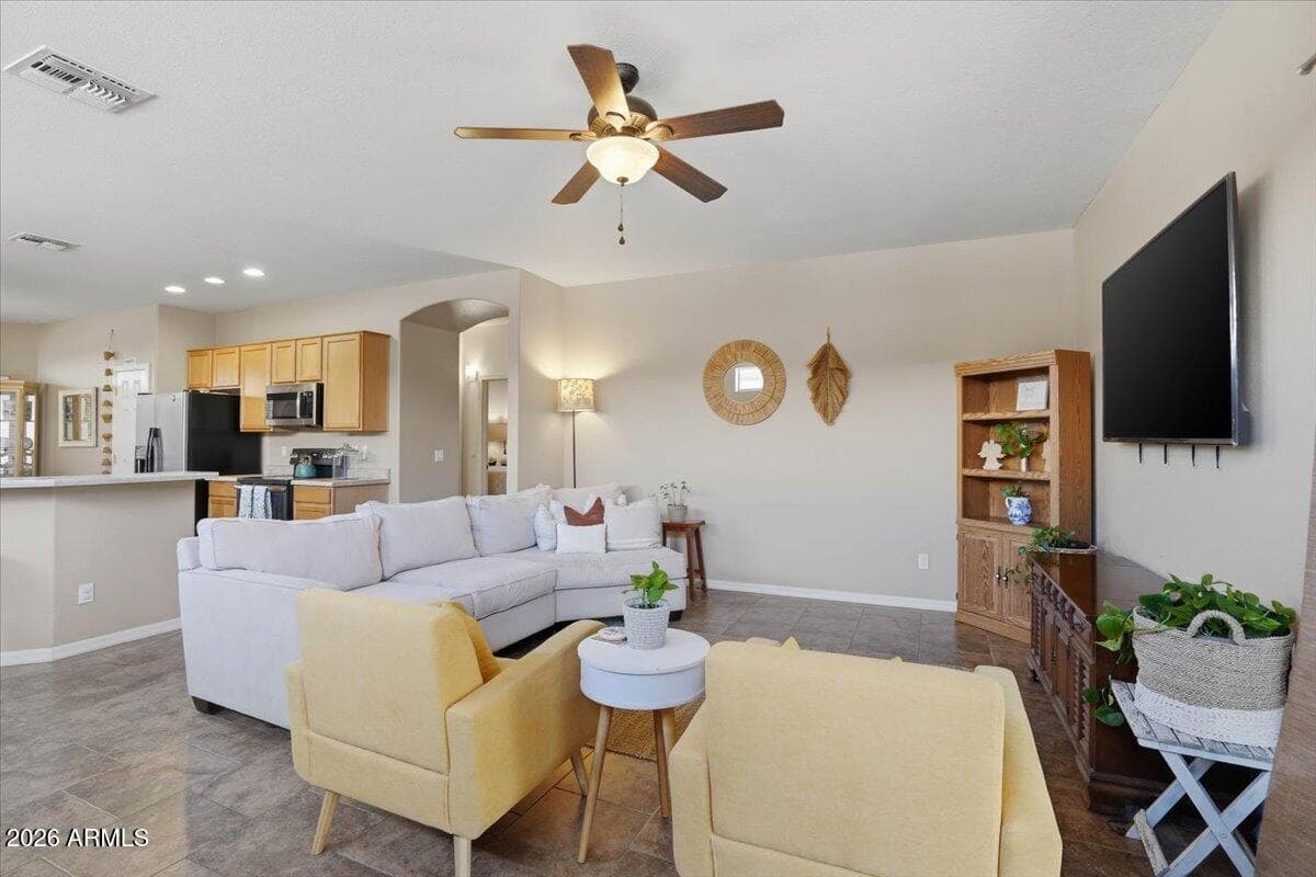 1231 N LANTANA Place, Casa Grande, AZ 85122 — photo 16 of 53