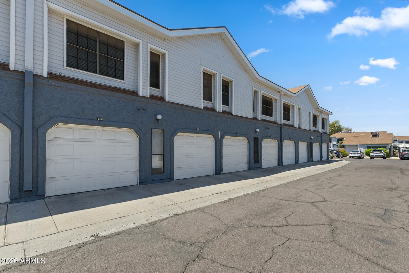 8888 N 47TH Avenue 220, Glendale, AZ 85302 — photo 4 of 24