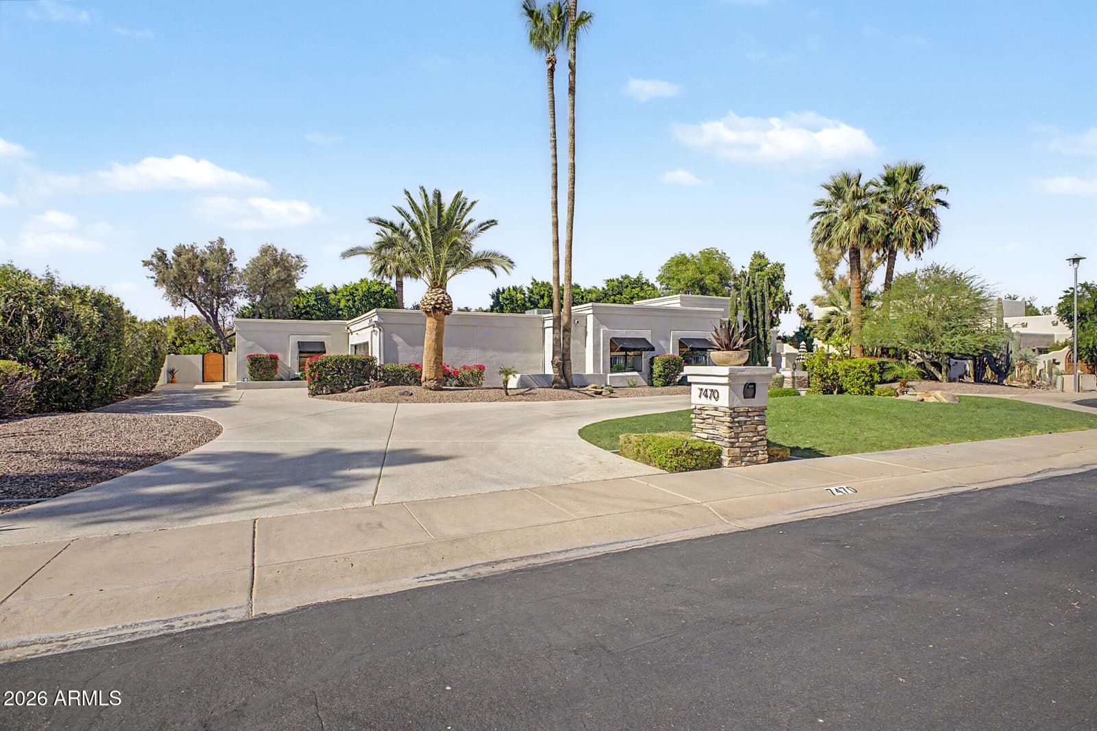 7470 E SAN MIGUEL Avenue, Scottsdale, AZ 85250 — photo 4 of 70