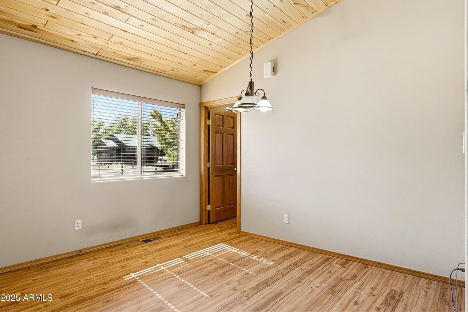 2348 S BUFFALO Loop, Overgaard, AZ 85933 — photo 11 of 35