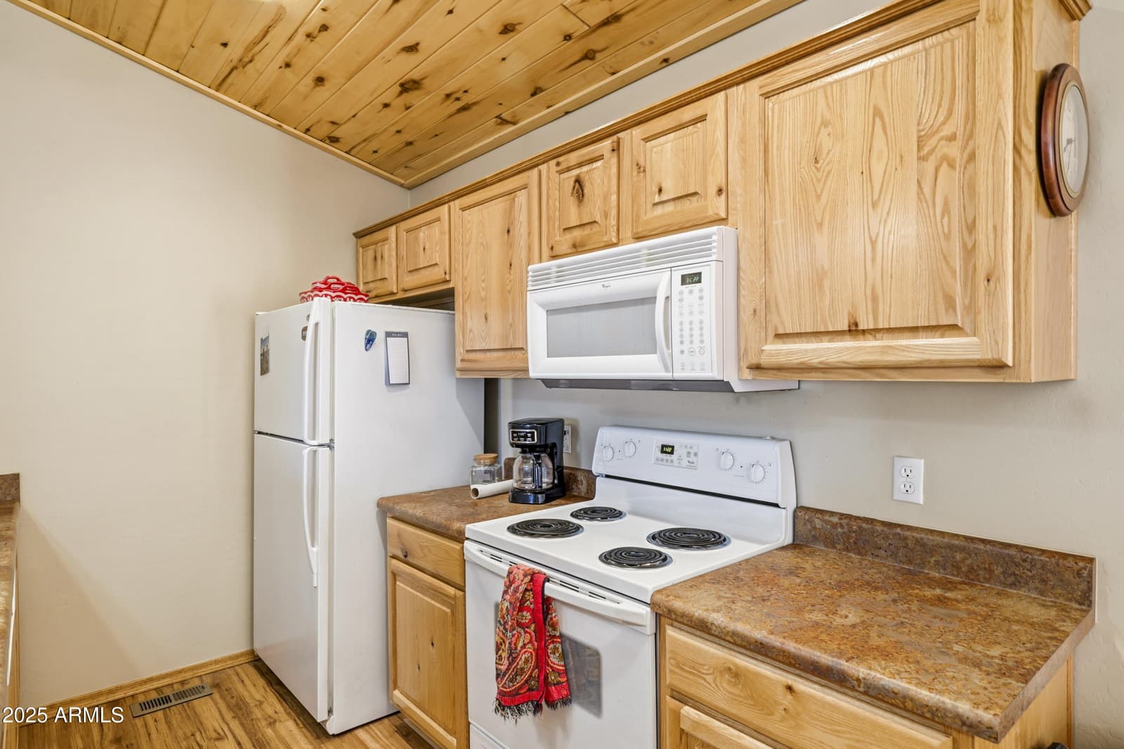 2348 S BUFFALO Loop, Overgaard, AZ 85933 — photo 14 of 35