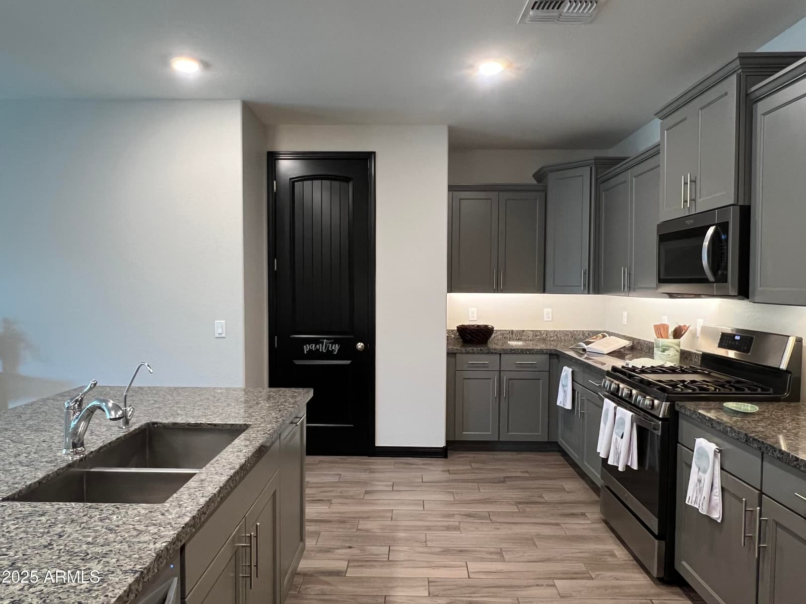 10605 W Catalina Drive, Avondale, AZ 85392 — photo 12 of 59