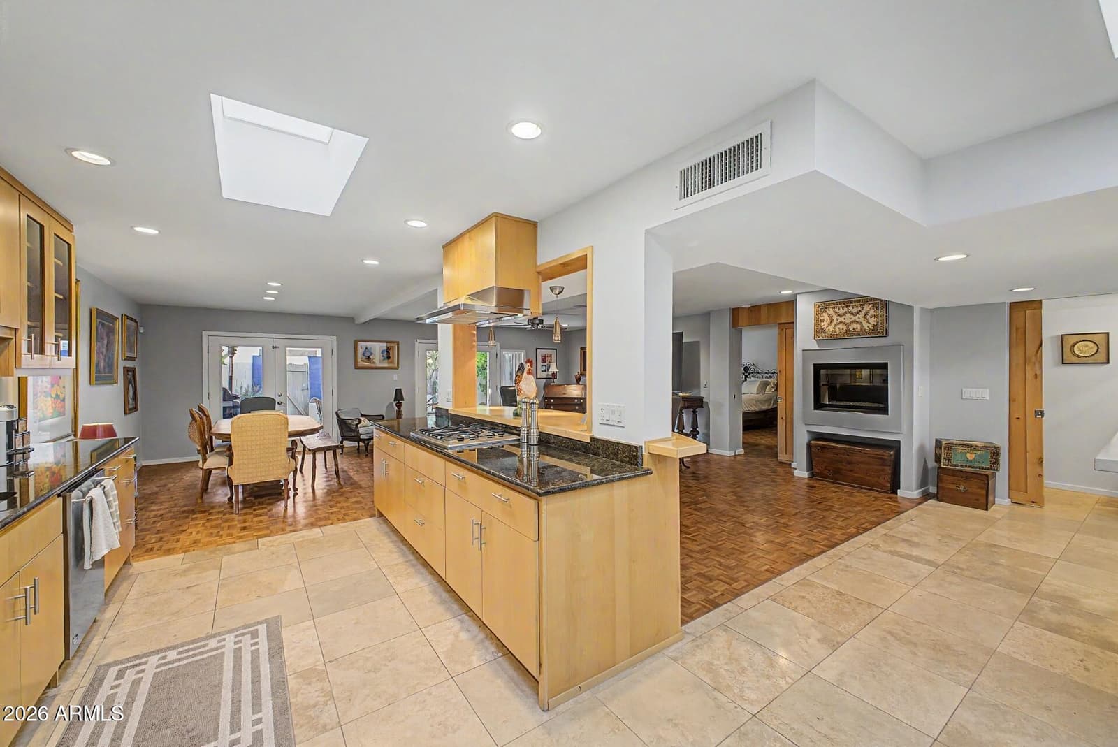 2631 E BEEKMAN Place, Phoenix, AZ 85016 — photo 13 of 43