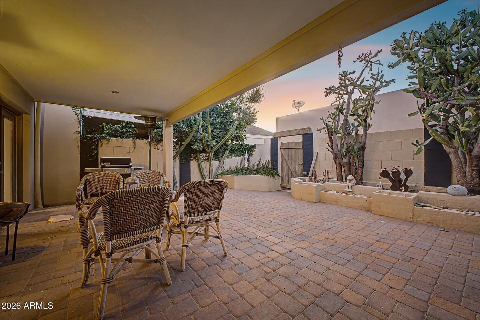 2631 E BEEKMAN Place, Phoenix, AZ 85016 — photo 25 of 43