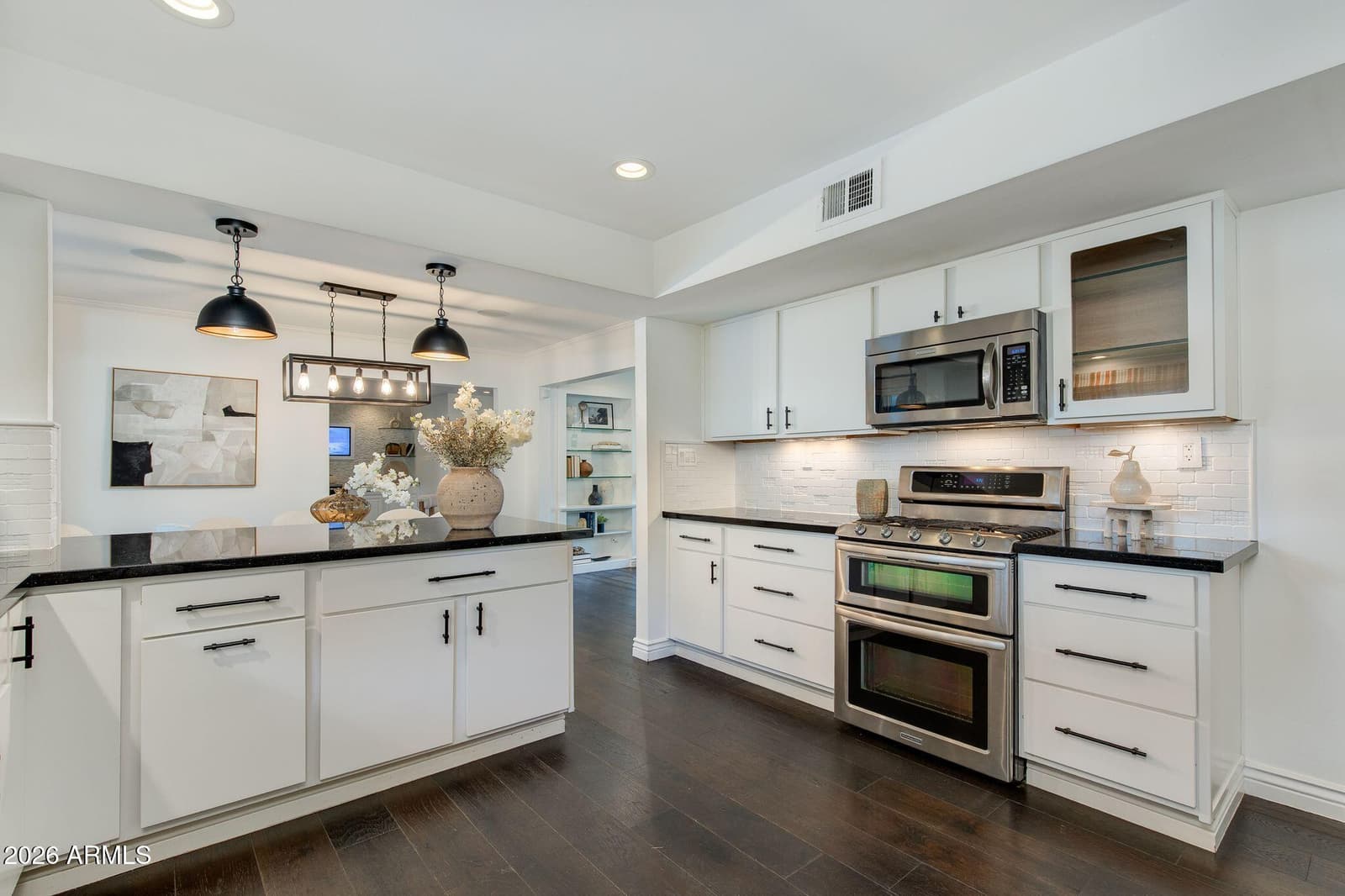 3445 E OREGON Avenue, Phoenix, AZ 85018 — photo 12 of 40