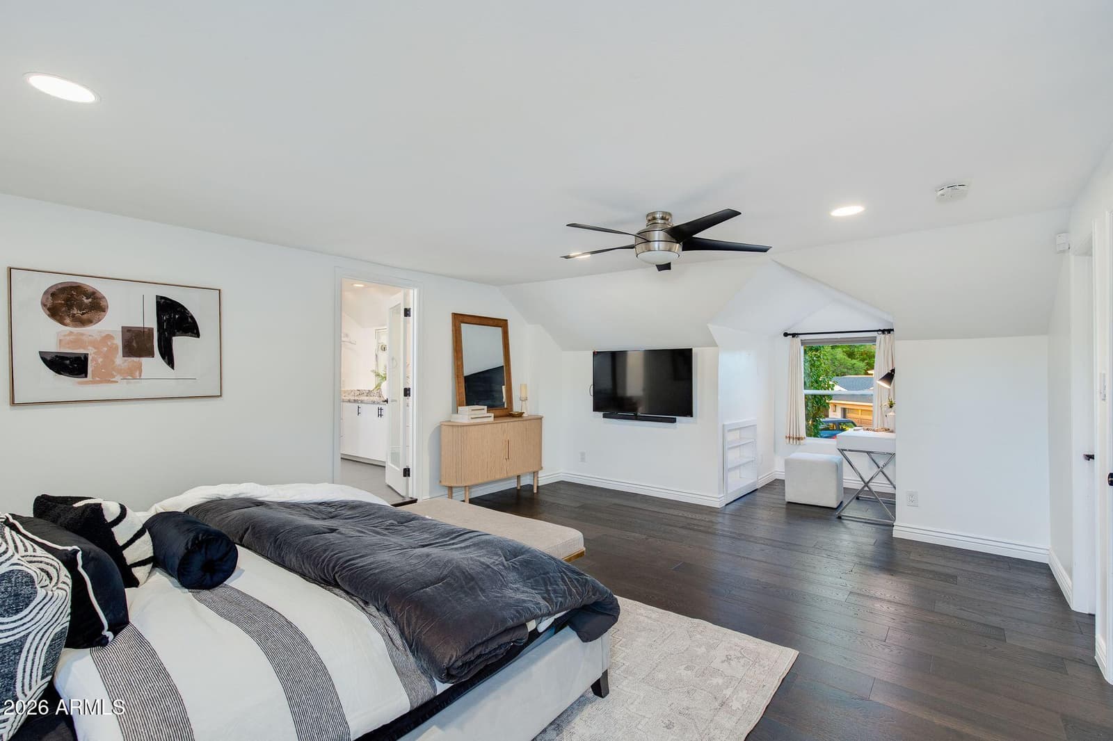 3445 E OREGON Avenue, Phoenix, AZ 85018 — photo 17 of 40