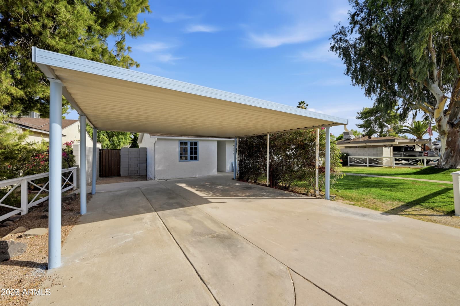 929 W TURNEY Avenue, Phoenix, AZ 85013 — photo 9 of 44
