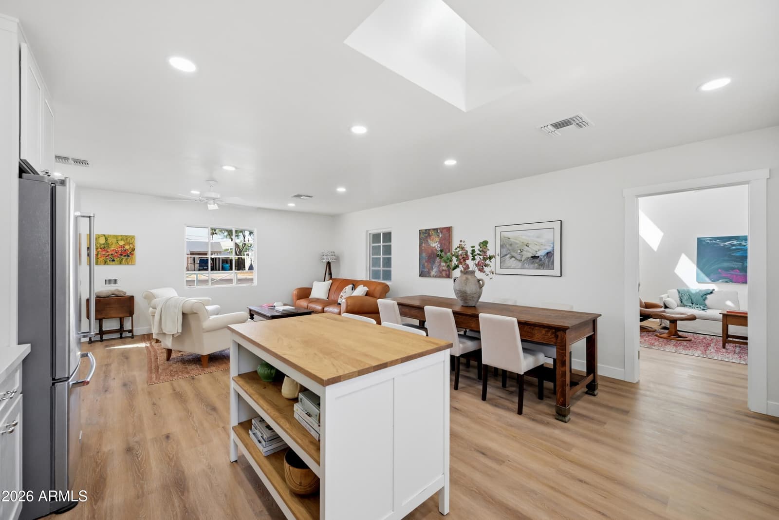929 W TURNEY Avenue, Phoenix, AZ 85013 — photo 14 of 44