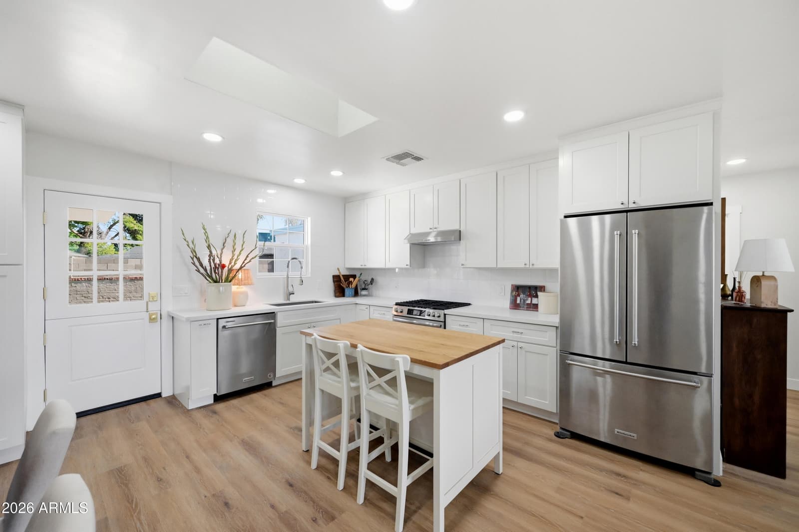 929 W TURNEY Avenue, Phoenix, AZ 85013 — photo 16 of 44