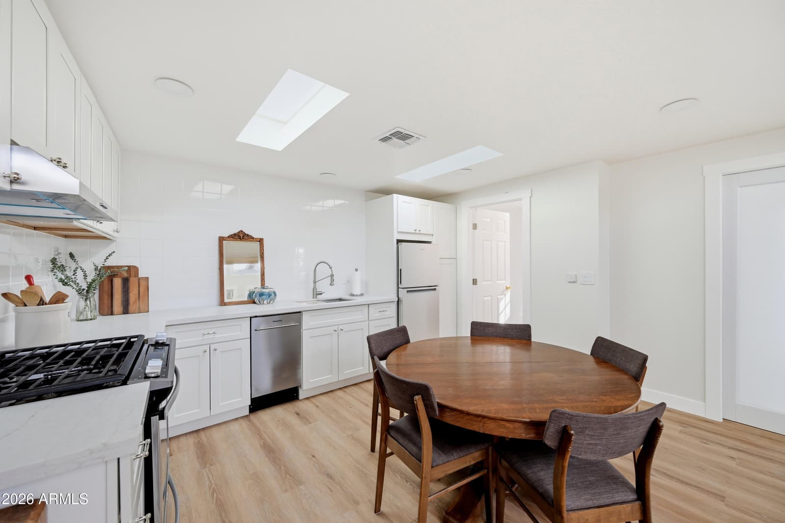 929 W TURNEY Avenue, Phoenix, AZ 85013 — photo 19 of 44