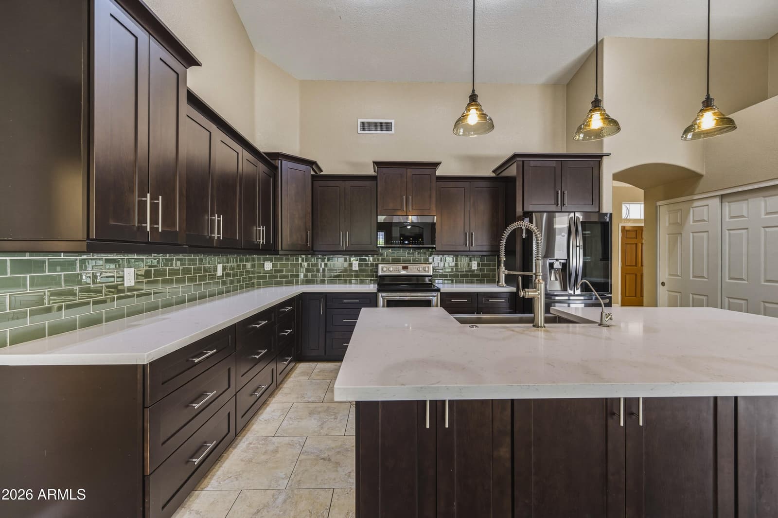 3861 E AMBERWOOD Drive, Phoenix, AZ 85048 — photo 5 of 65