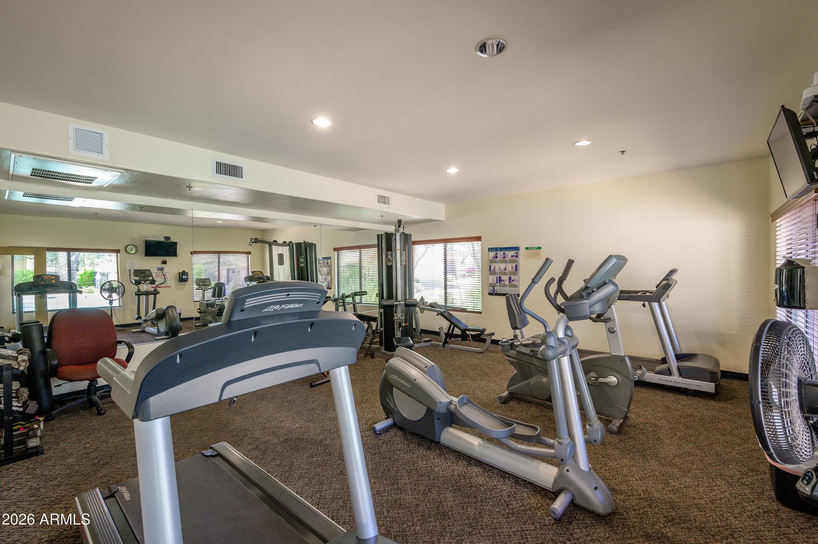 21320 N 56TH Street 2069, Phoenix, AZ 85054 — photo 32 of 38