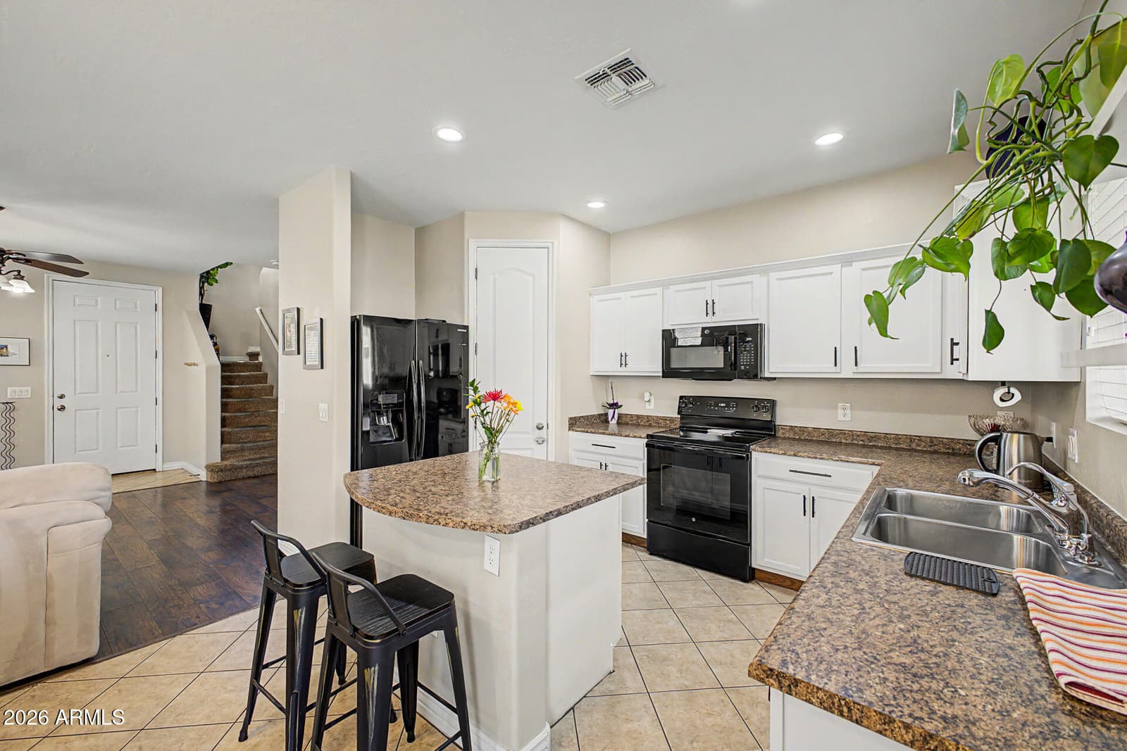 330 S AARON, Mesa, AZ 85208 — photo 8 of 27