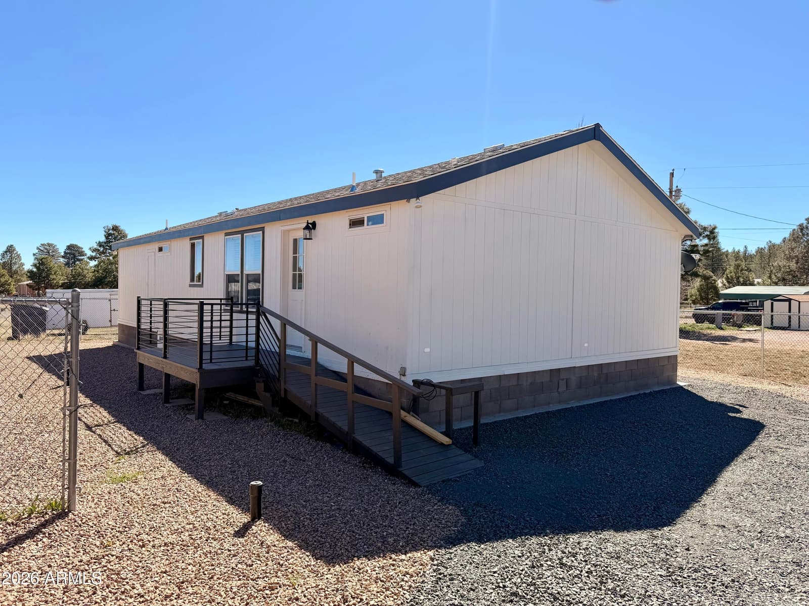 2122 MEADOW Lane, Overgaard, AZ 85933 — photo 4 of 23