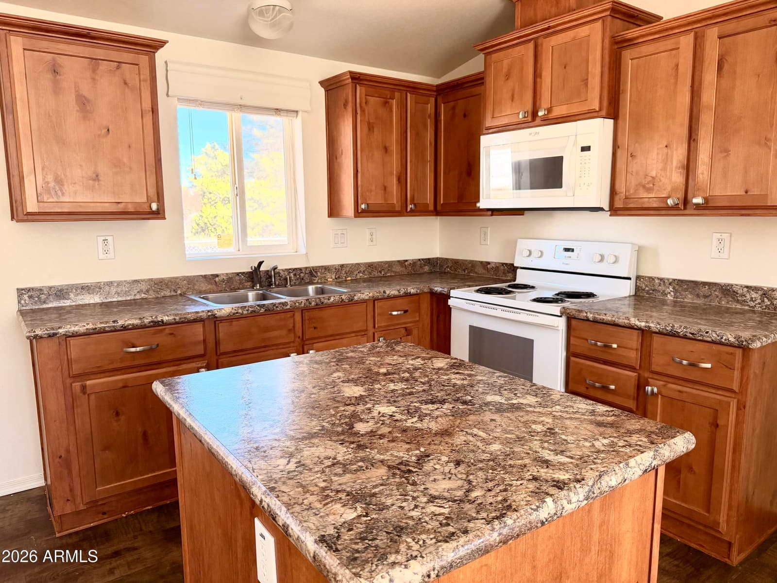2122 MEADOW Lane, Overgaard, AZ 85933 — photo 11 of 23