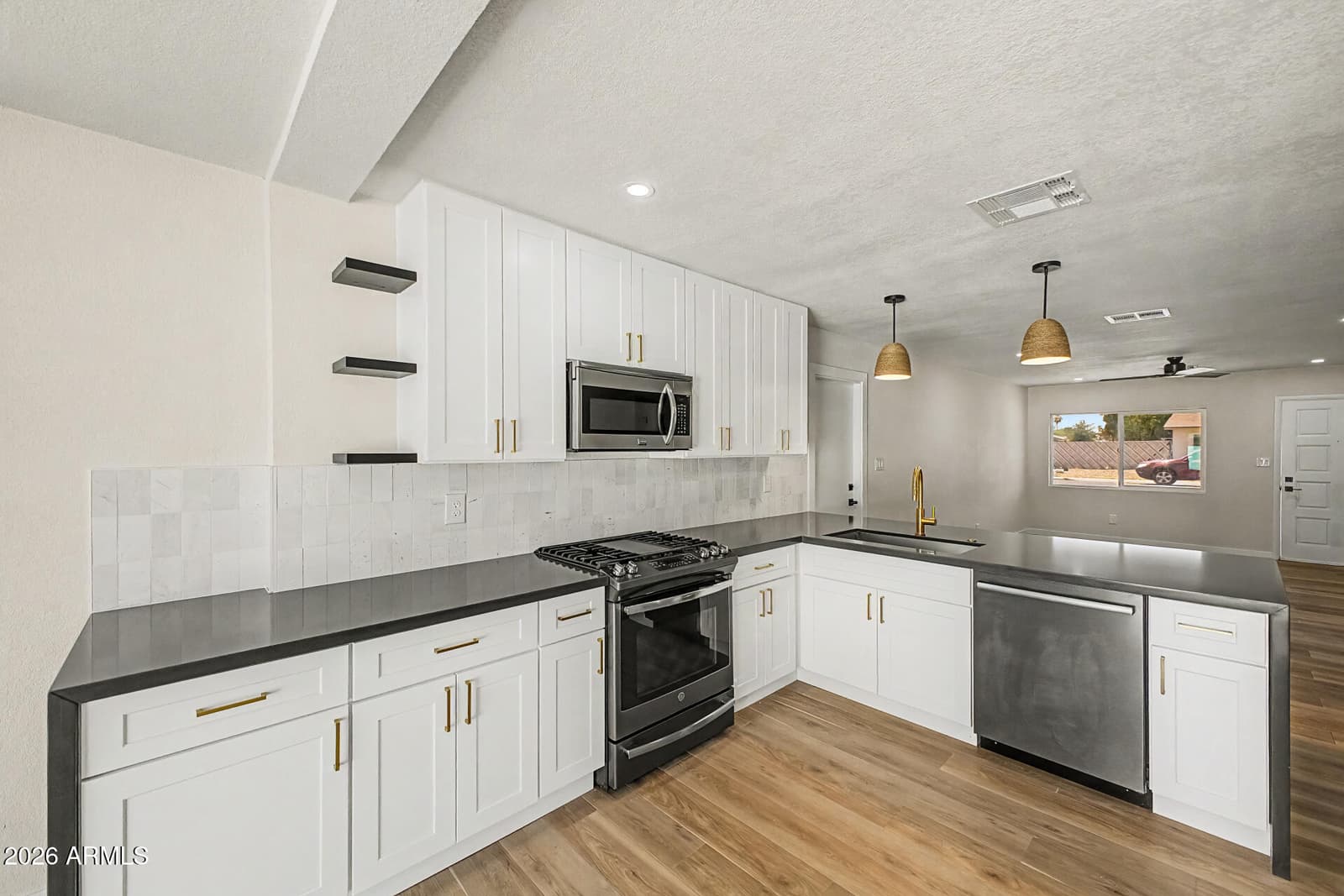 12637 N 31ST Street, Phoenix, AZ 85032 — photo 14 of 31