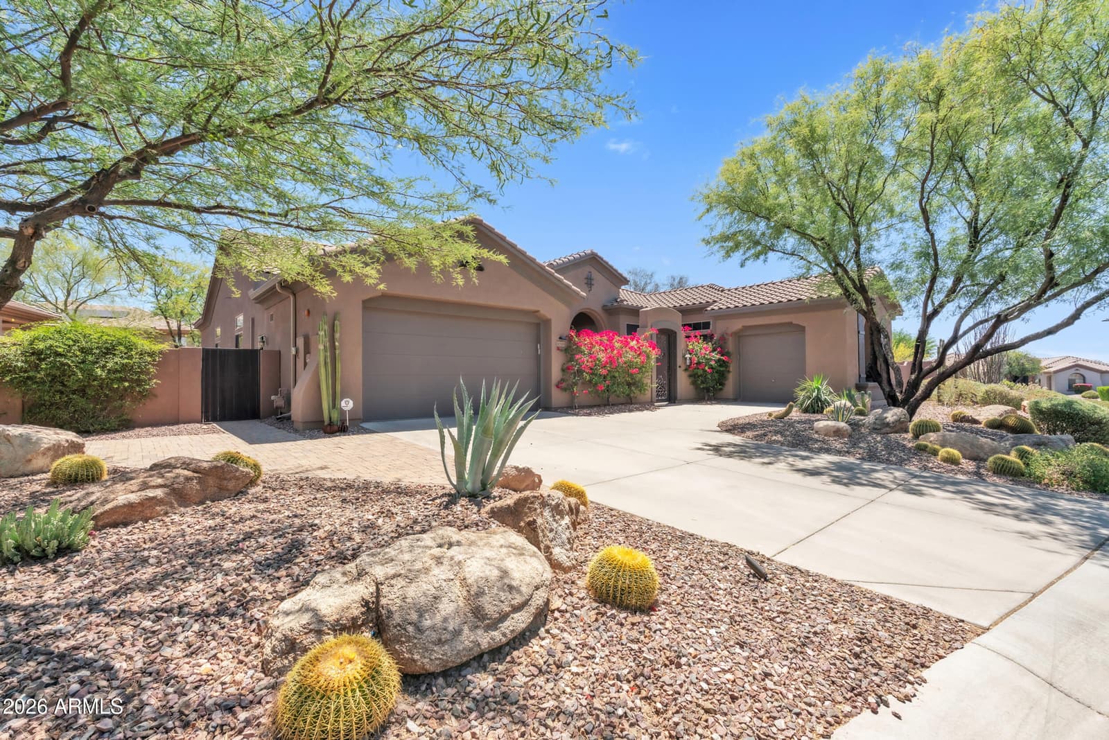 40319 N HAWK RIDGE Trail, Anthem, AZ 85086 — photo 3 of 68