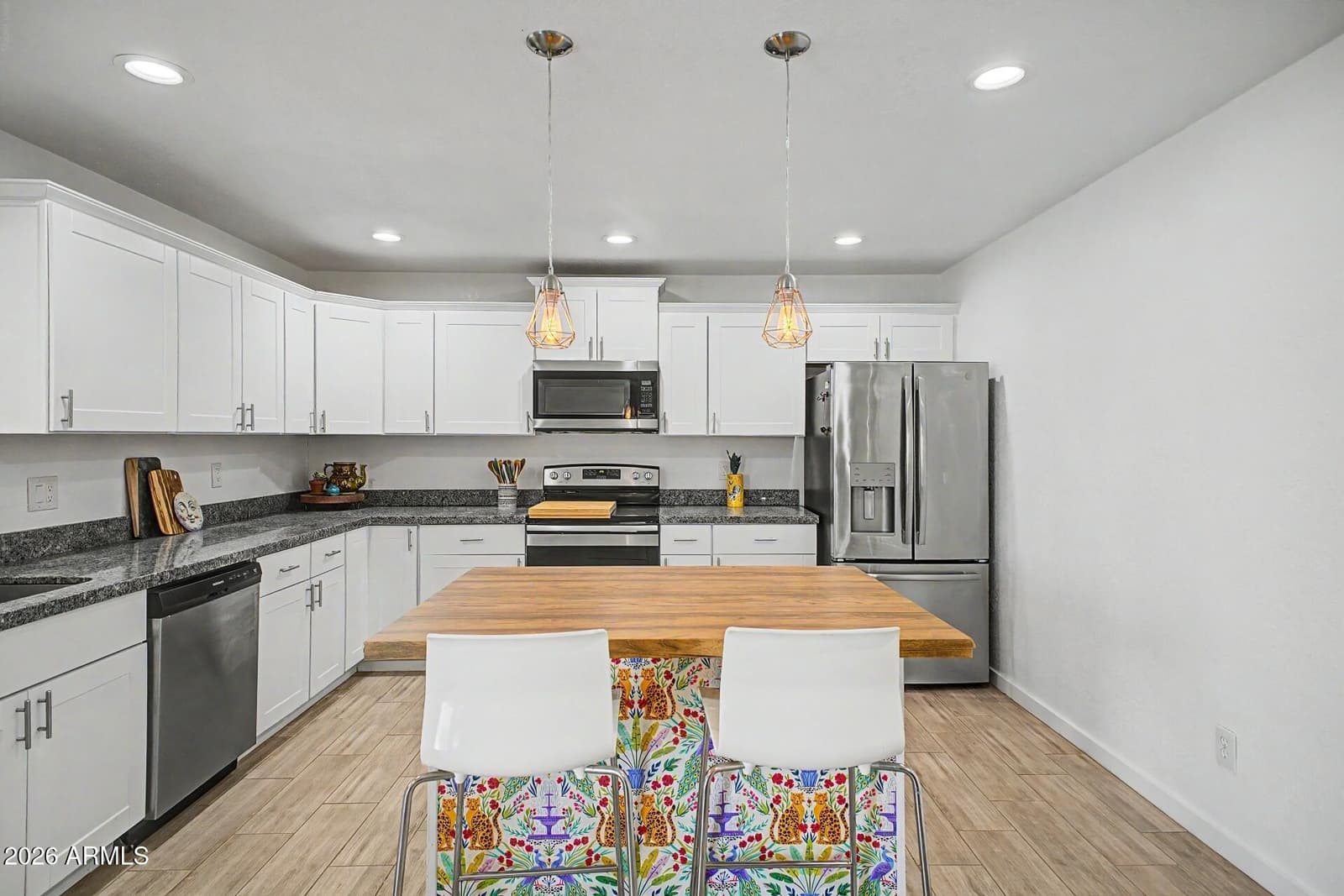 5211 S 43RD Place, Phoenix, AZ 85040 — photo 12 of 25